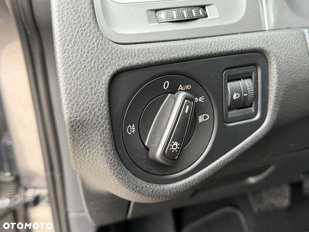 Volkswagen Golf 1.4 TSI BlueMotion Technology DSG Comfortline - 24