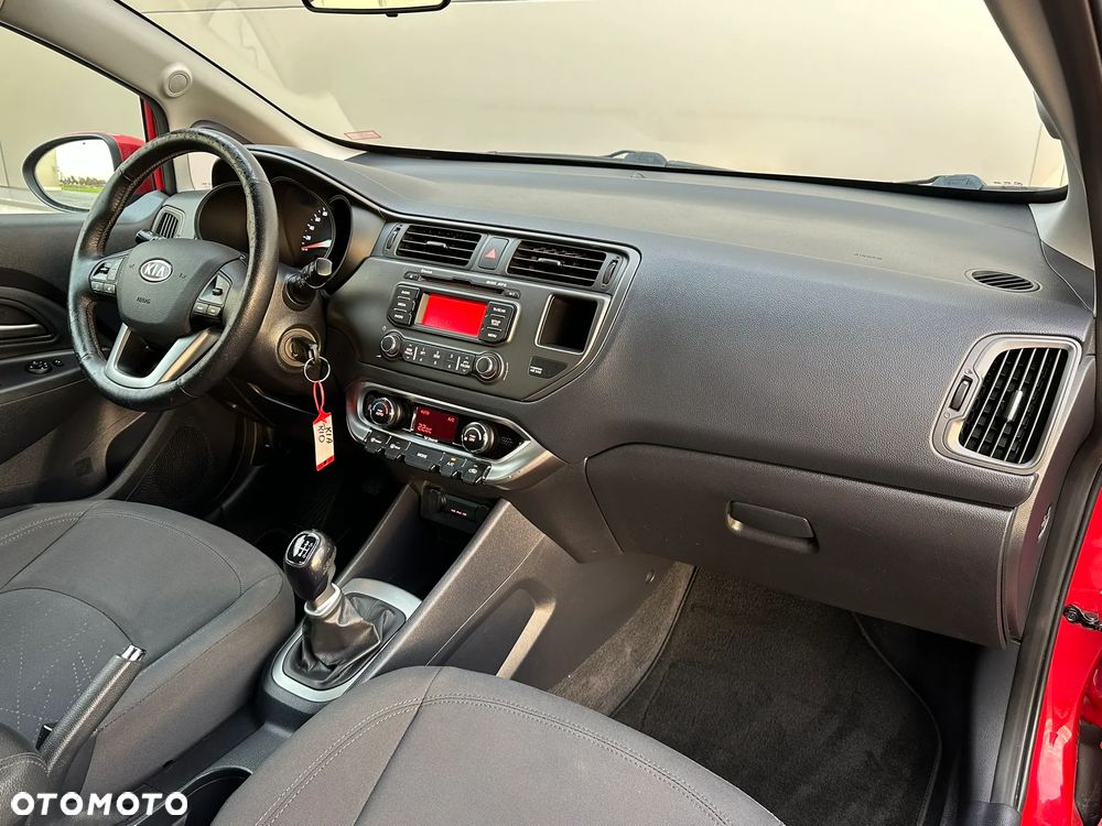 Kia Rio - 24