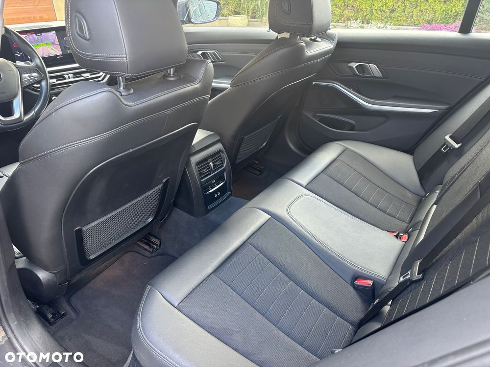 BMW Seria 3 320d - 13