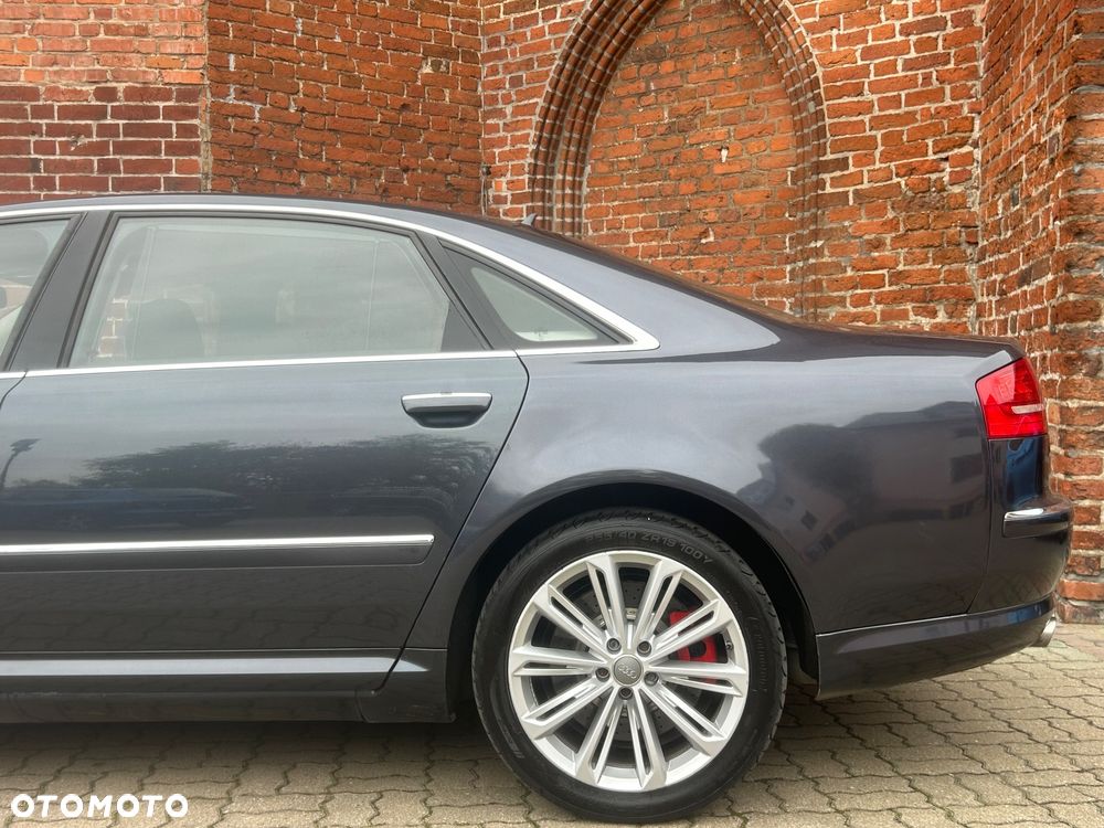 Audi A8 - 12