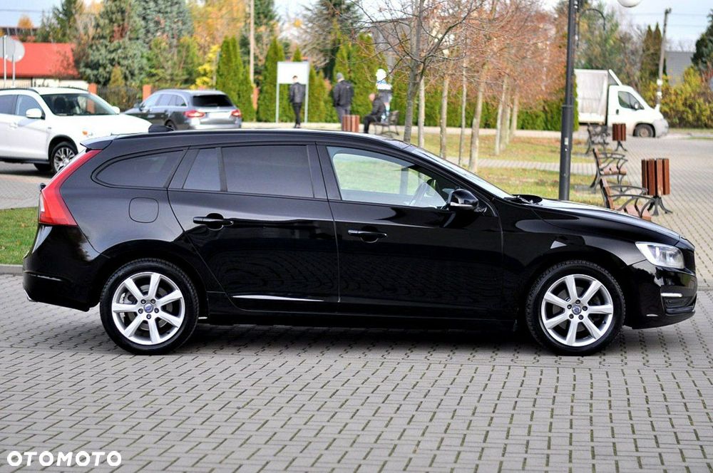 Volvo V60 D3 Drive-E Momentum - 10