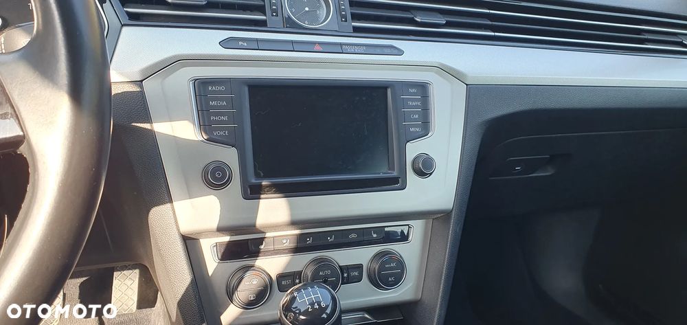 Volkswagen Passat 1.6 TDI (BlueMotion Technology) Comfortline - 18