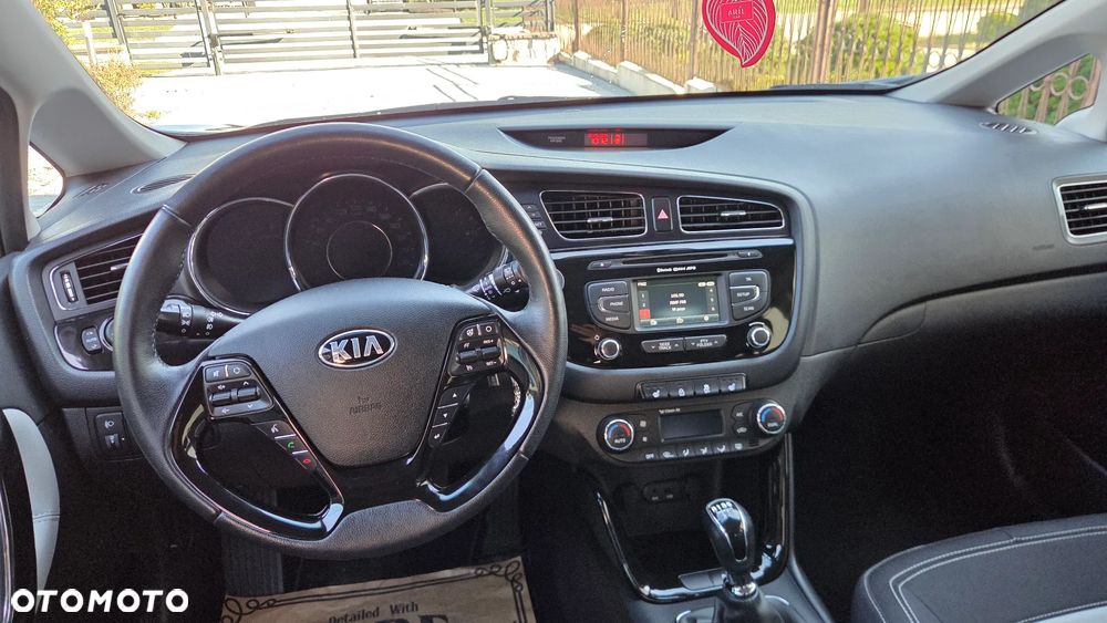 Kia Ceed 1.6 CRDi 128 Platinum Edition - 23
