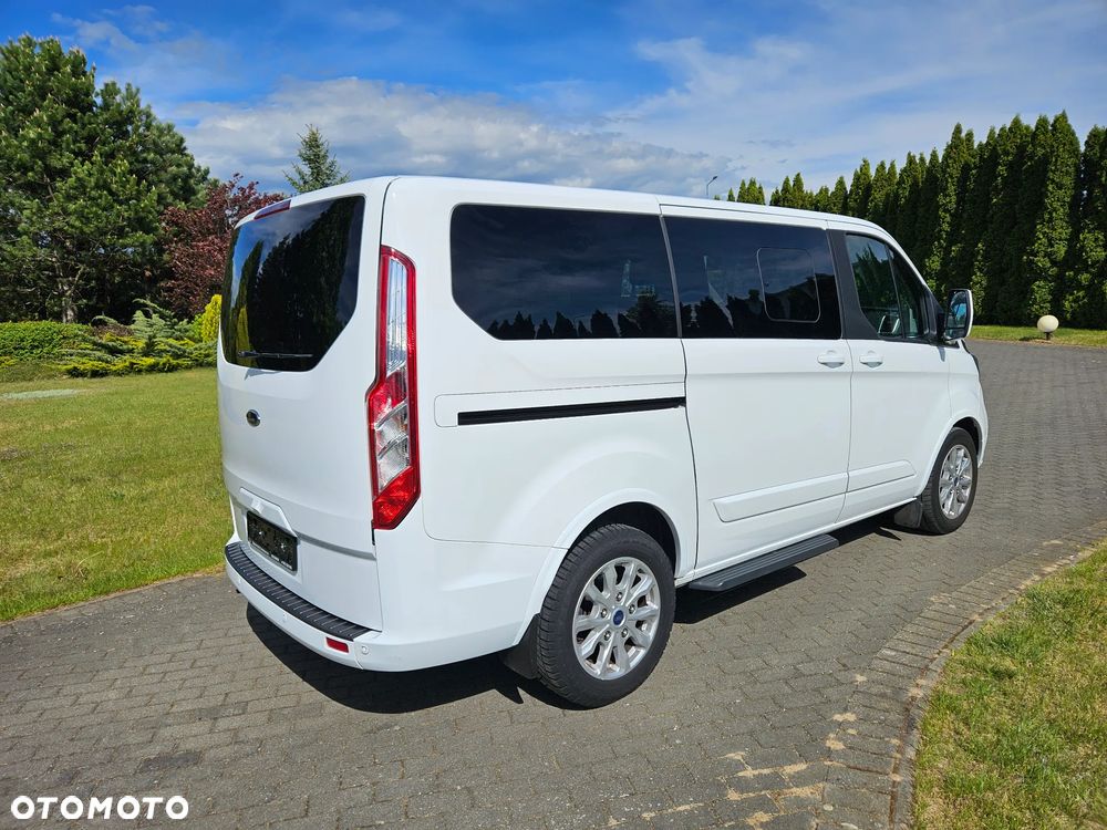 Ford Tourneo Custom - 2
