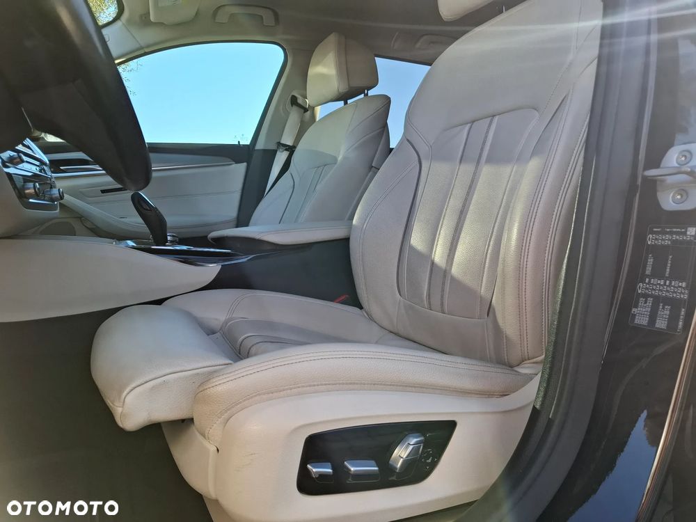 BMW Seria 5 518d Luxury Line - 19