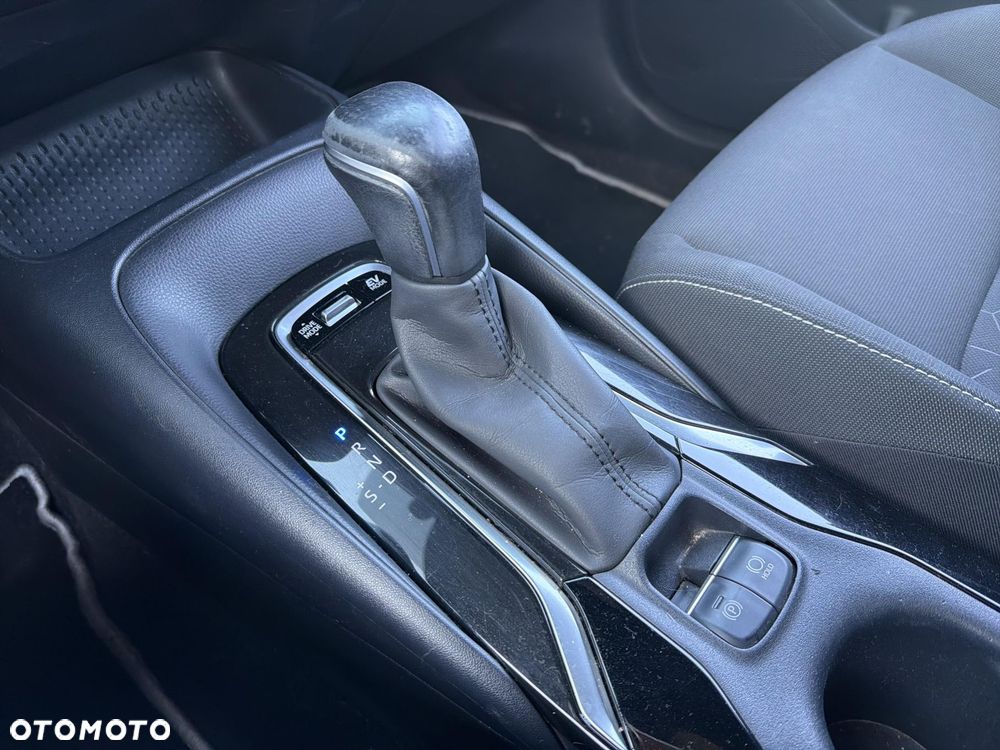 Toyota Corolla 2.0 Hybrid Comfort - 17