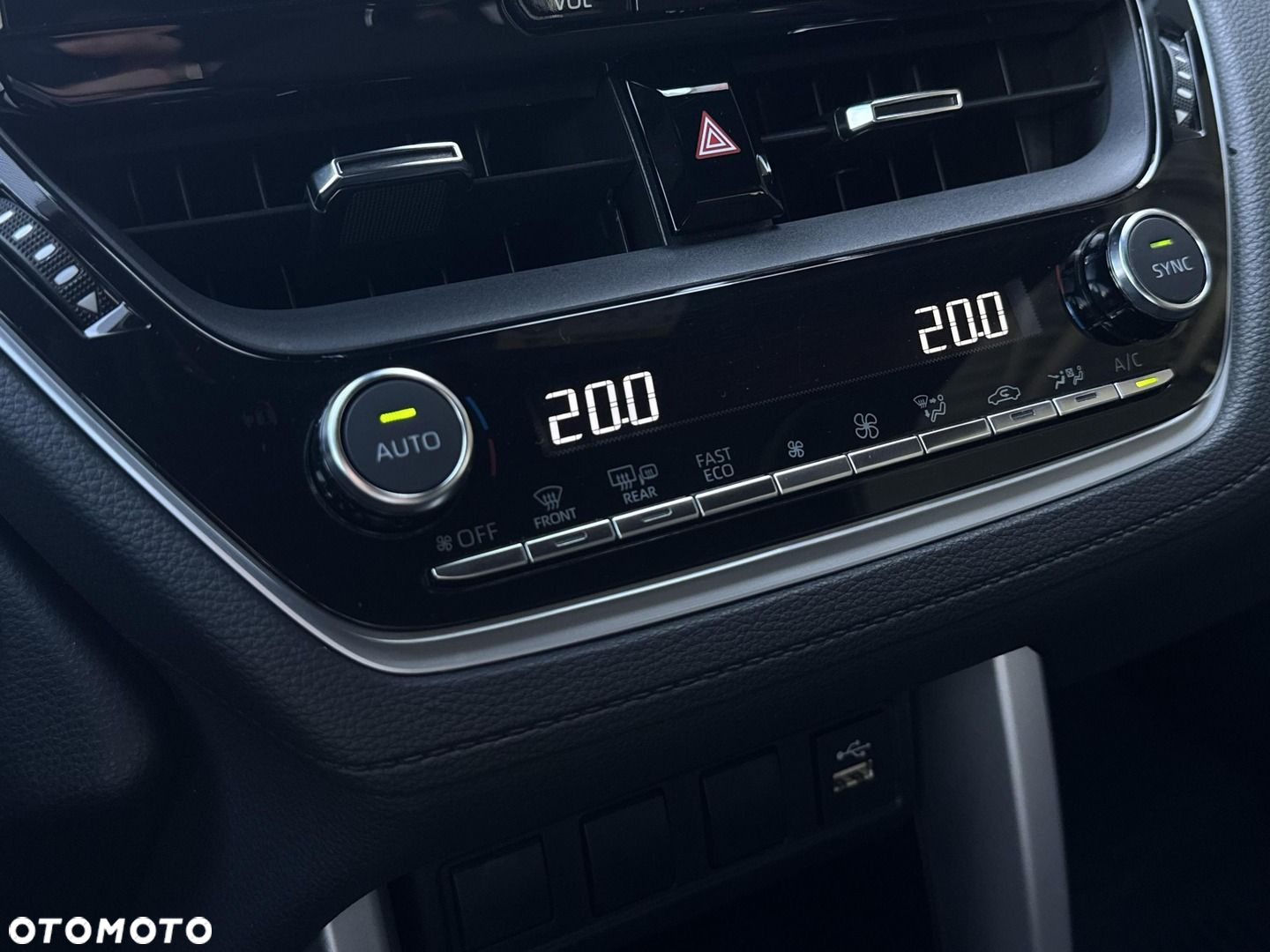 Toyota Corolla Cross 2.0 Hybrid Comfort - 21