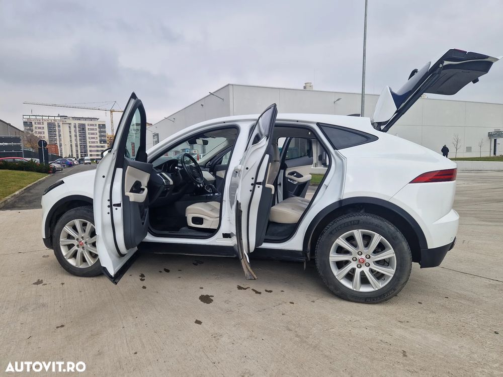 Jaguar E-Pace D150 AWD Base - 9