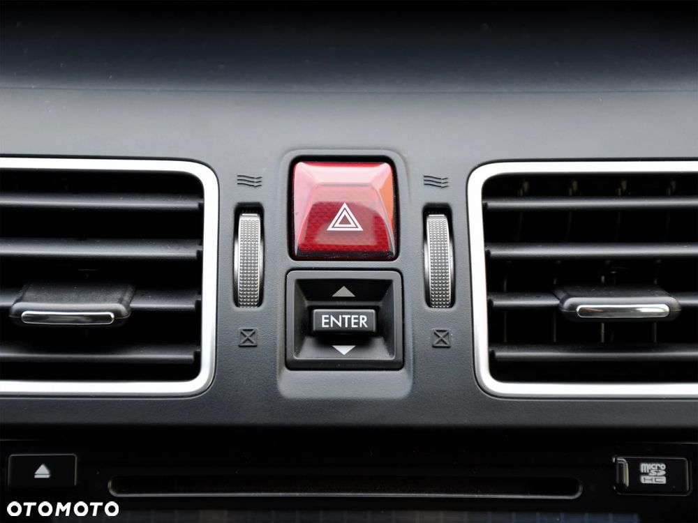 Subaru Forester 2.0 XT Platinum Lineartronic - 29