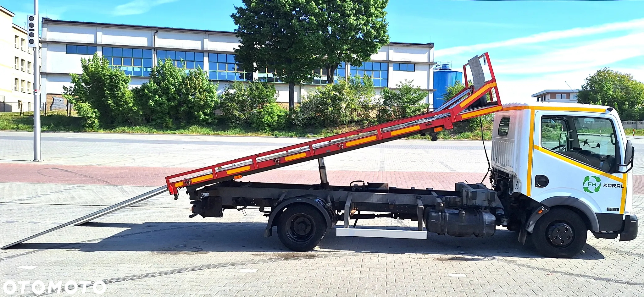 Nissan CABSTAR - 10