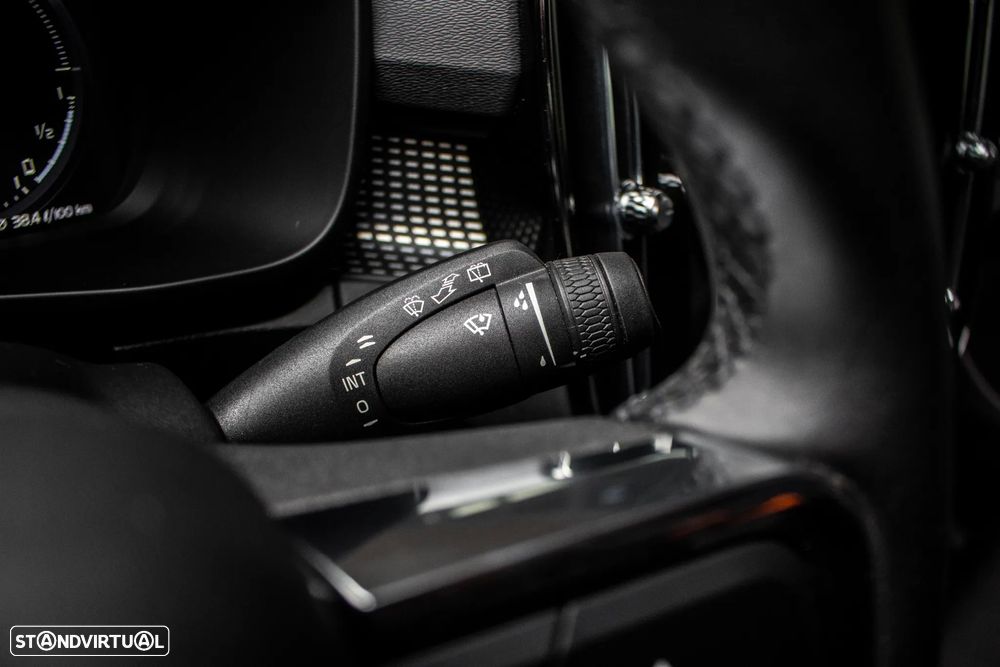 Volvo XC 40 1.5 T4 PHEV R-Design - 16