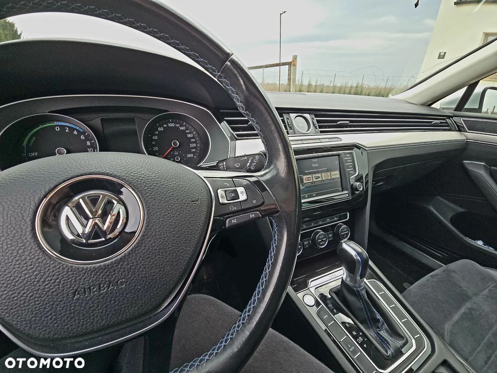 Volkswagen Passat - 6