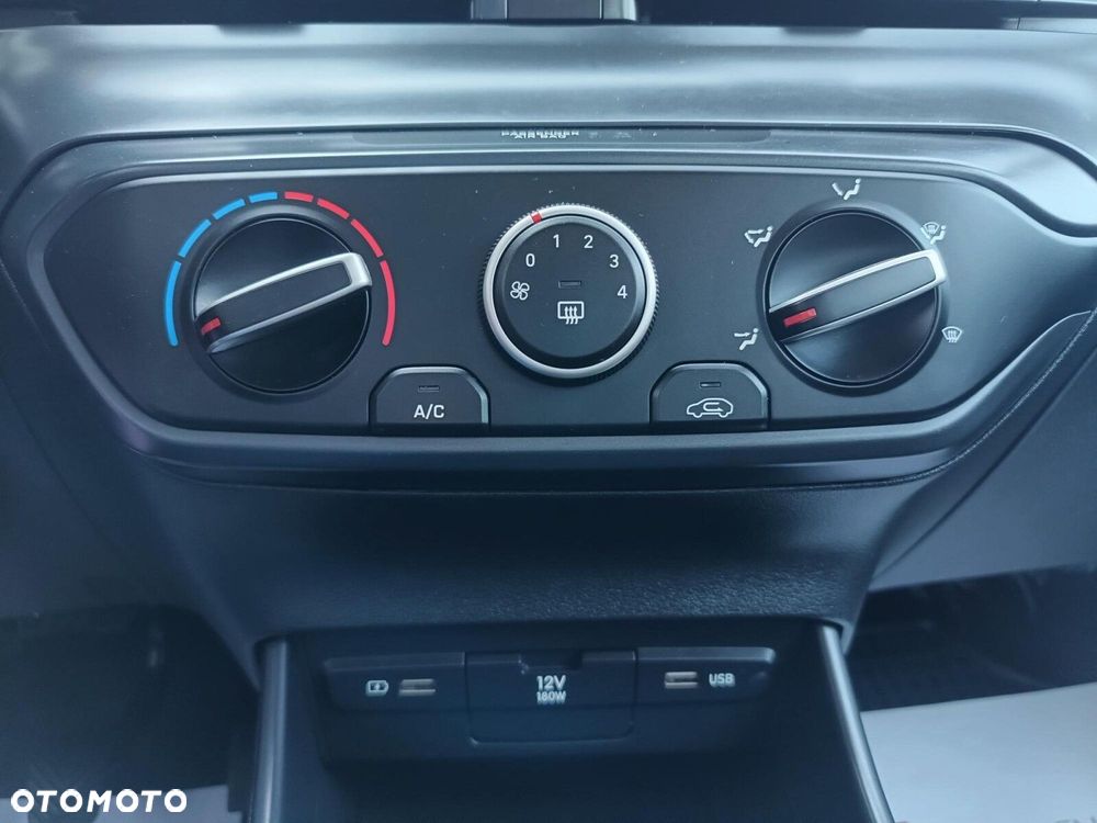 Hyundai i20 1.2 Pure - 24