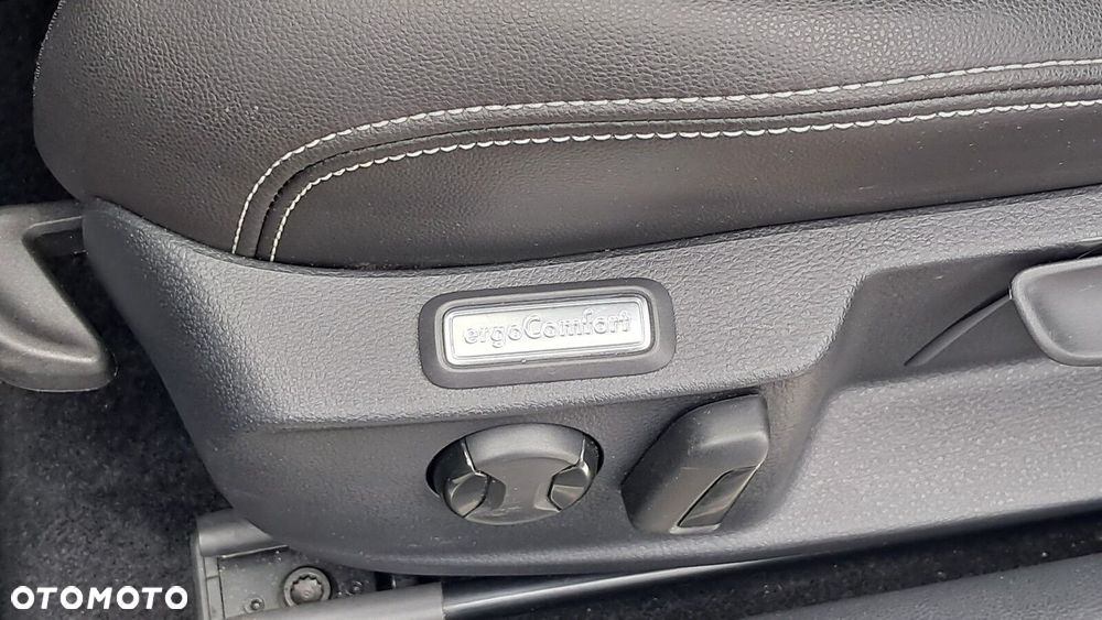 Volkswagen Passat 2.0 TDI EVO Elegance DSG - 15