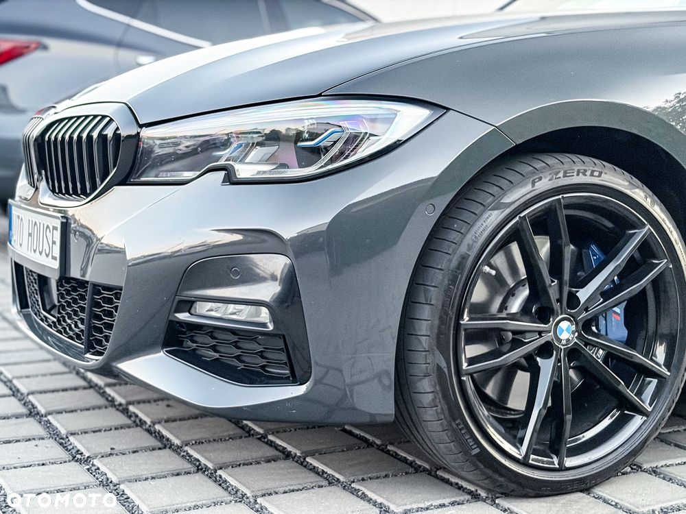 BMW Seria 3 330e M Sport - 9