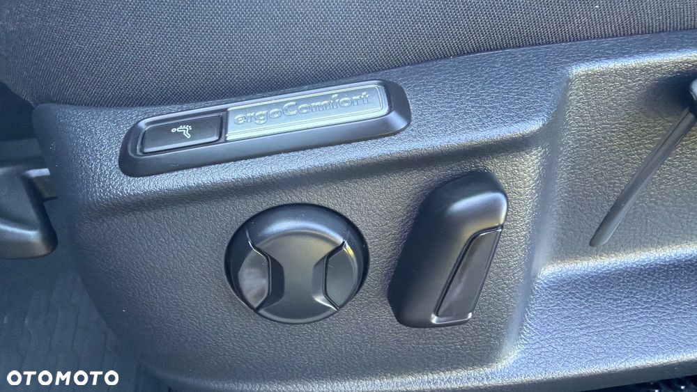 Volkswagen Passat 2.0 TDI SCR DSG - 30