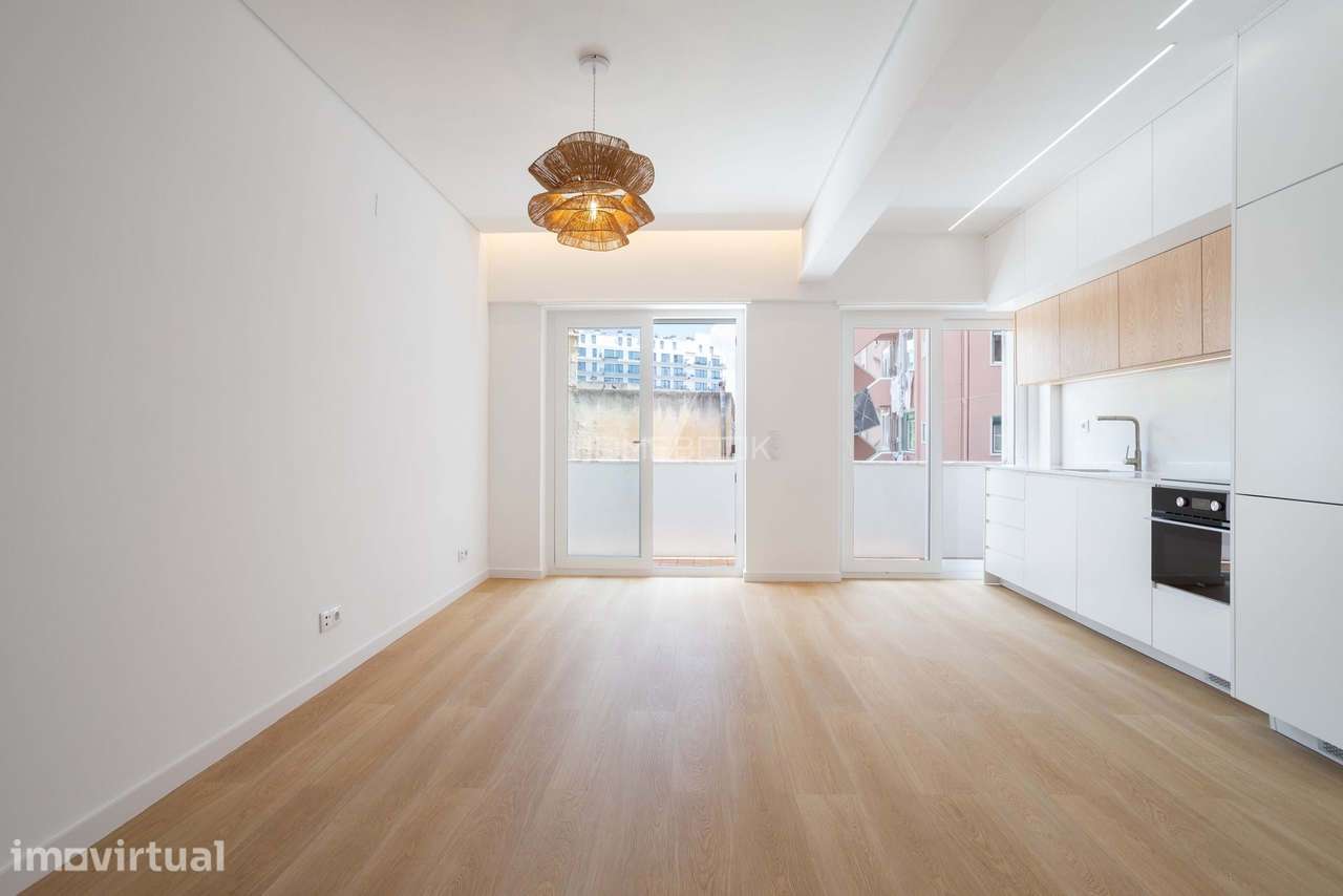 Apartamento T2 renovado na Graça - Grande imagem: 2/21