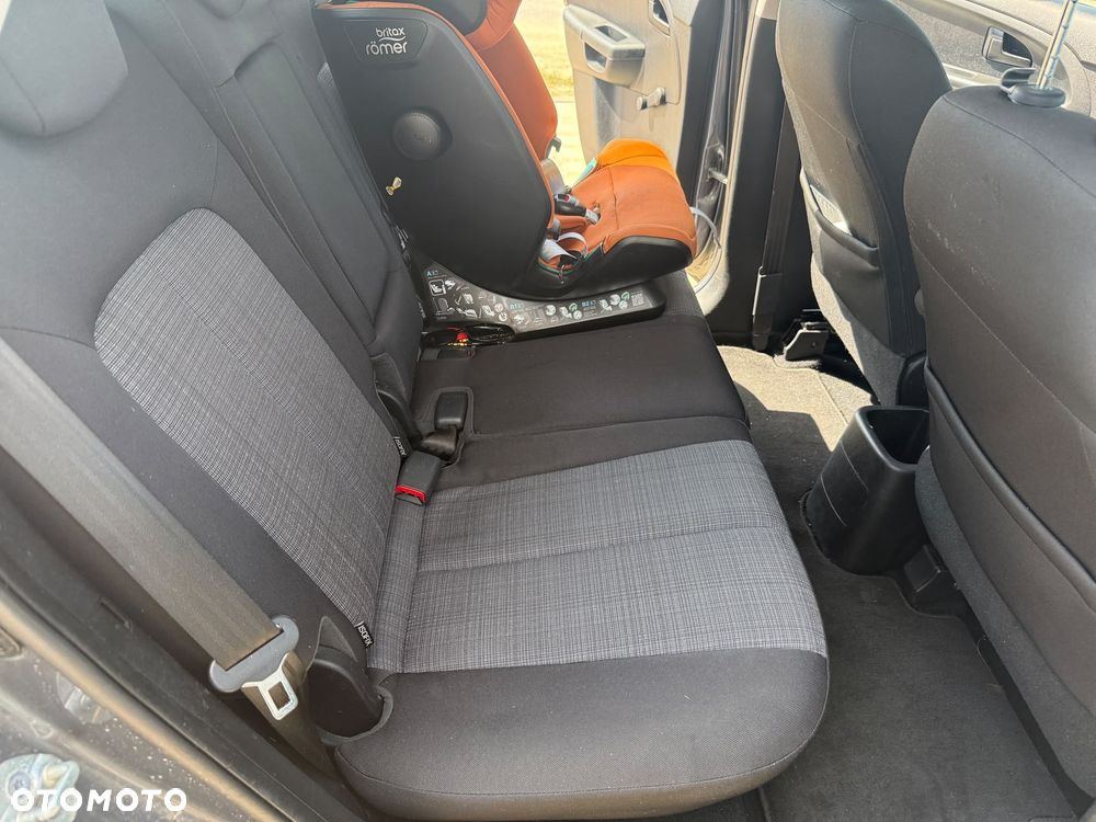 Kia Venga - 7