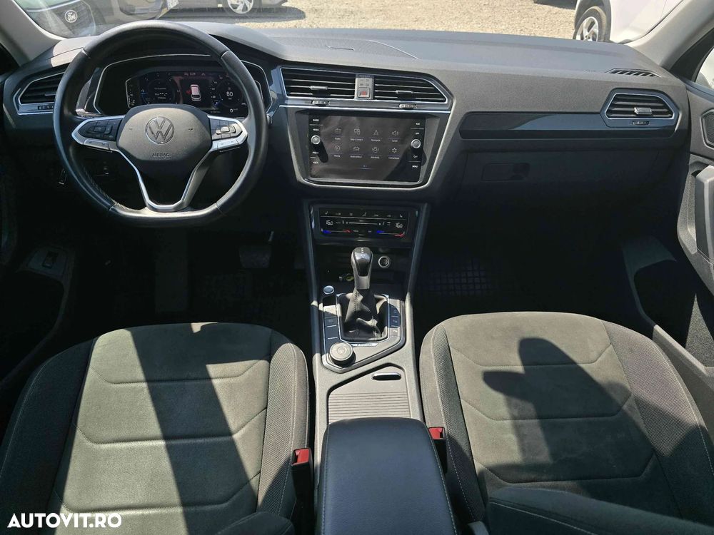 Volkswagen Tiguan - 11
