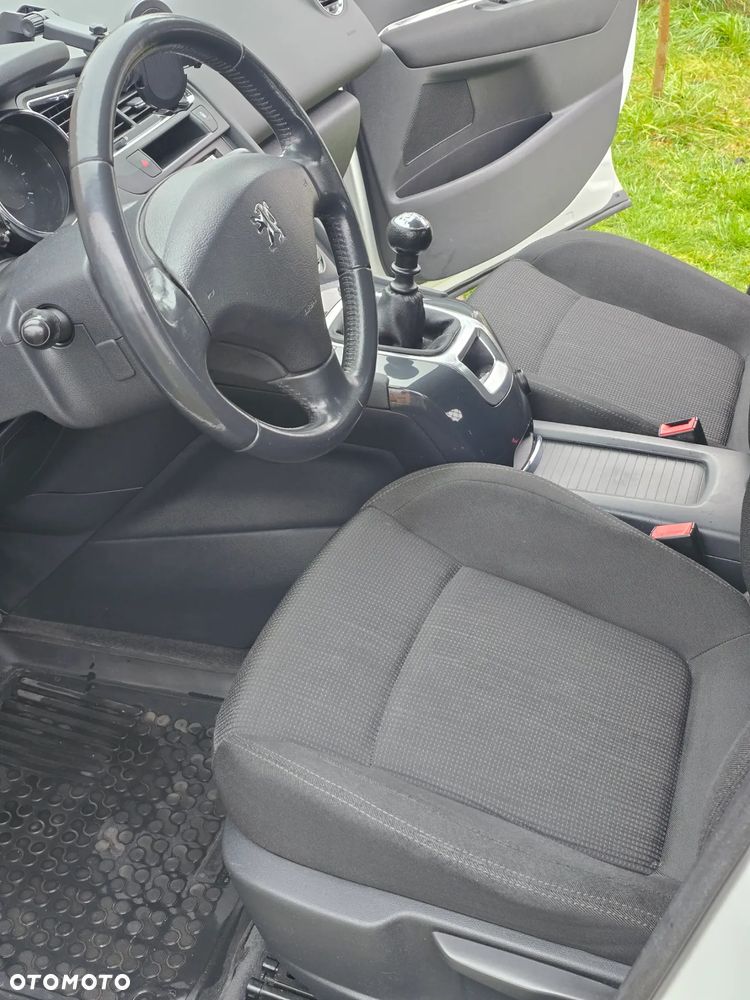 Peugeot 5008 - 11
