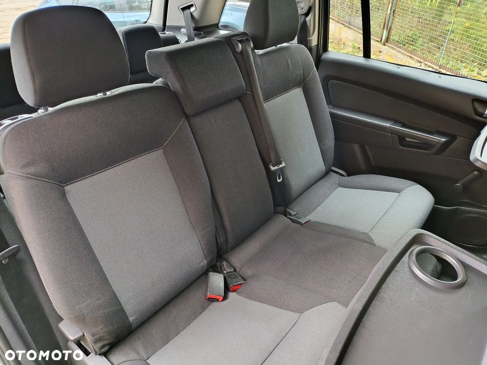 Opel Zafira - 13