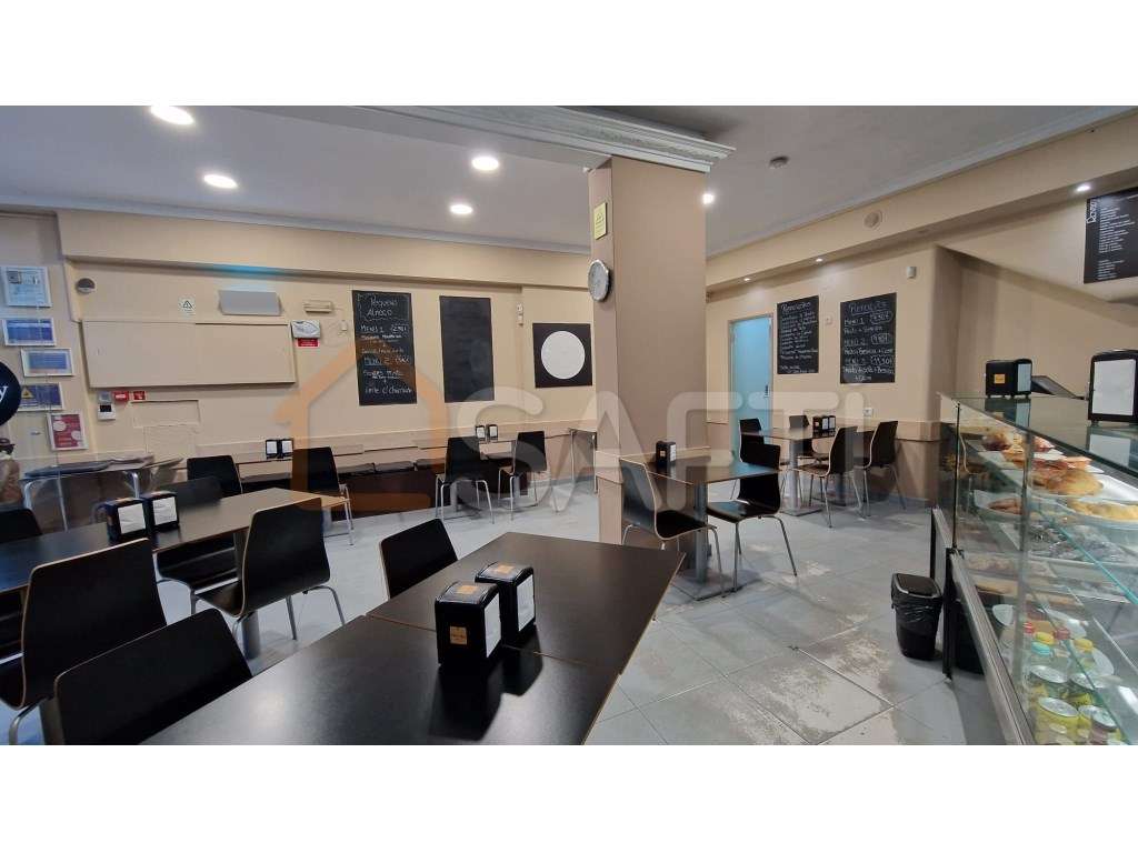Trespasse de Pastelaria/Snack Bar em Alcântara Lisboa - Grande imagem: 2/12