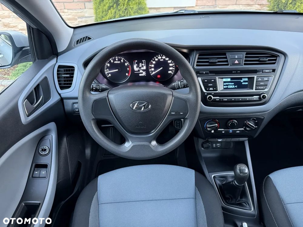 Hyundai i20 blue 1.2 YES Silver - 12