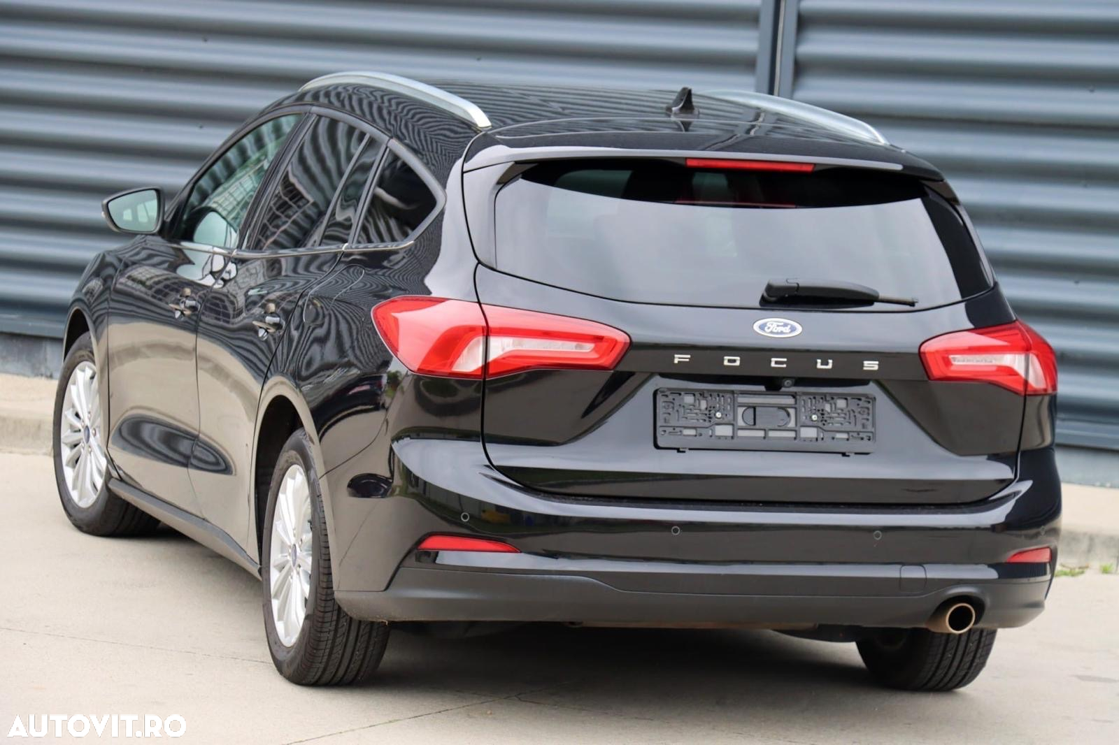 Ford Focus 1.0 EcoBoost Titanium Business - 11