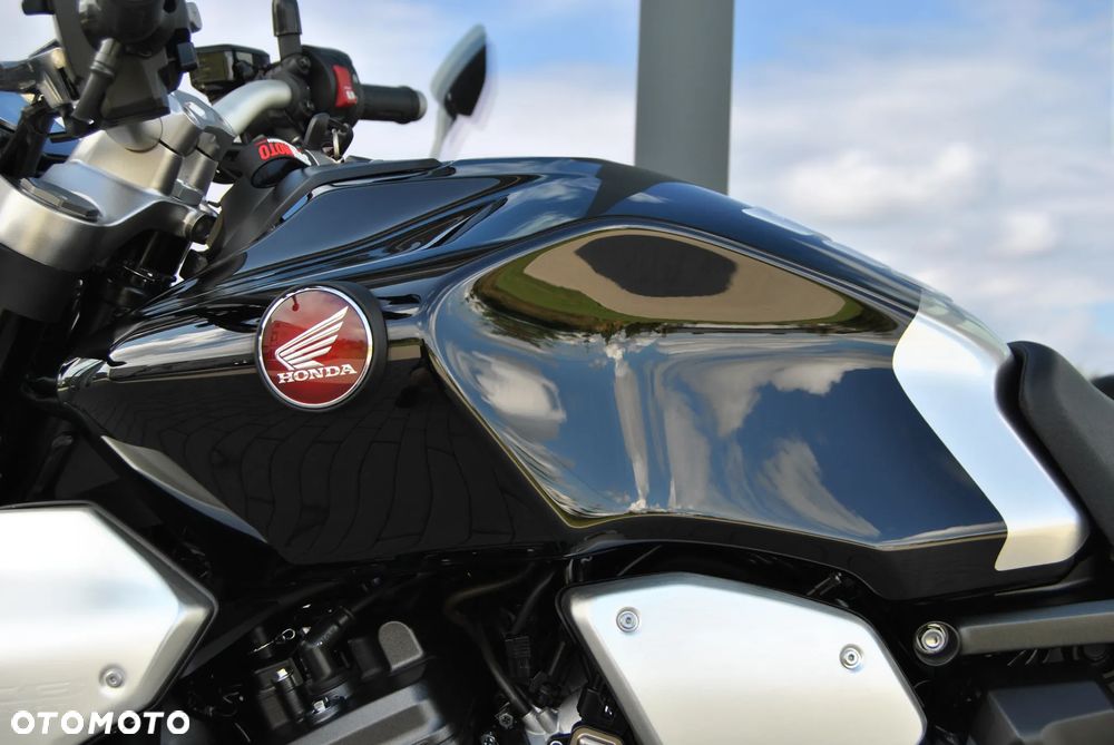 Honda CB - 12