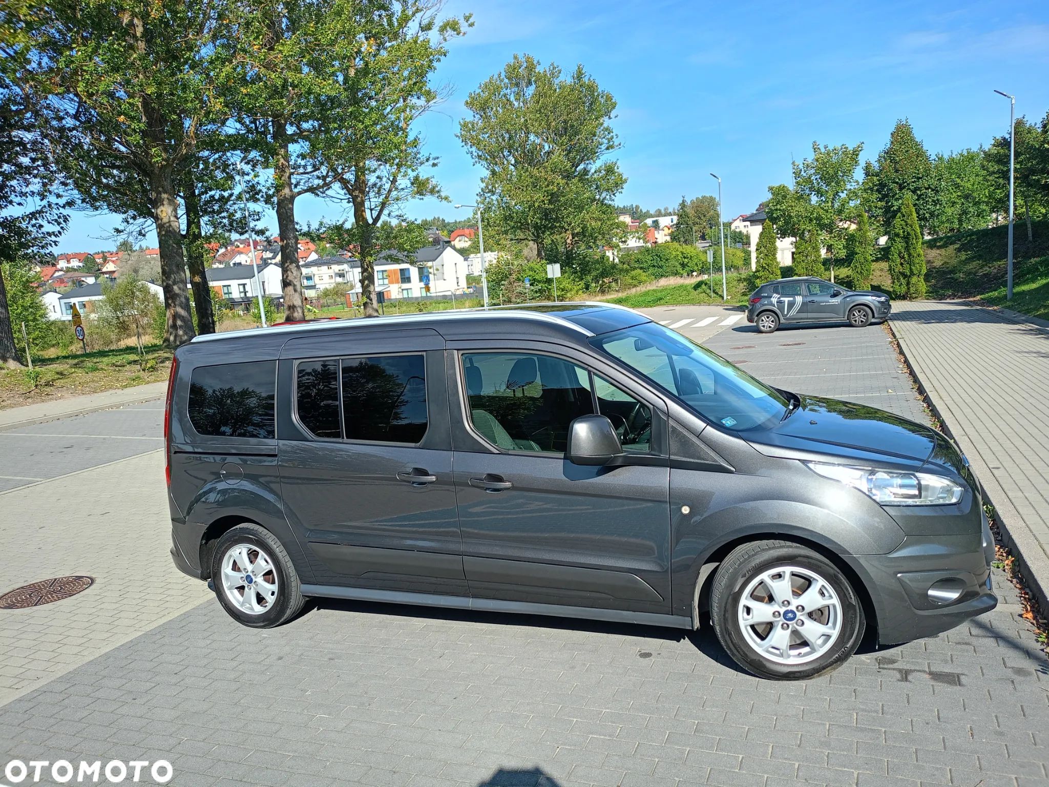 Ford Tourneo Connect Gr 1.5 TDCi Titanium - 1