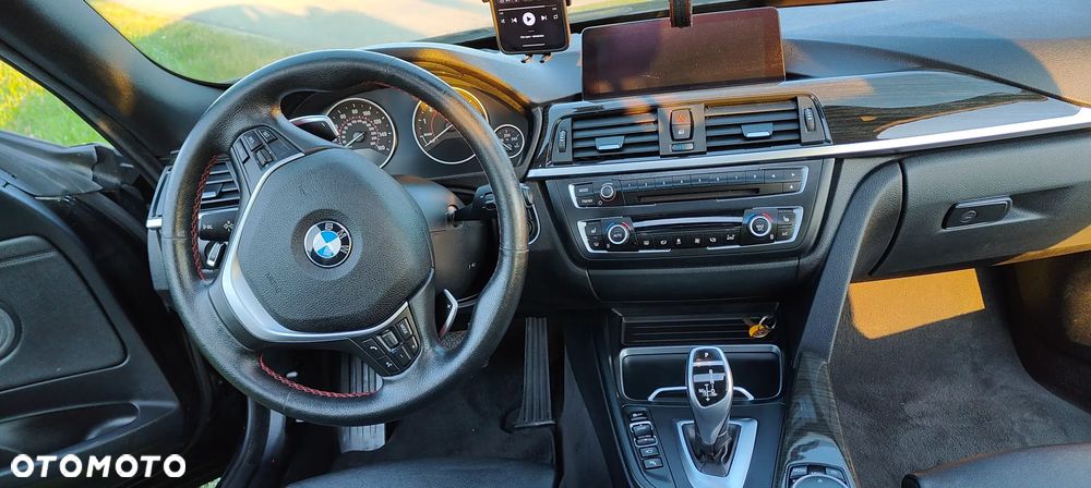 BMW Seria 3 328i xDrive Sport Line - 40