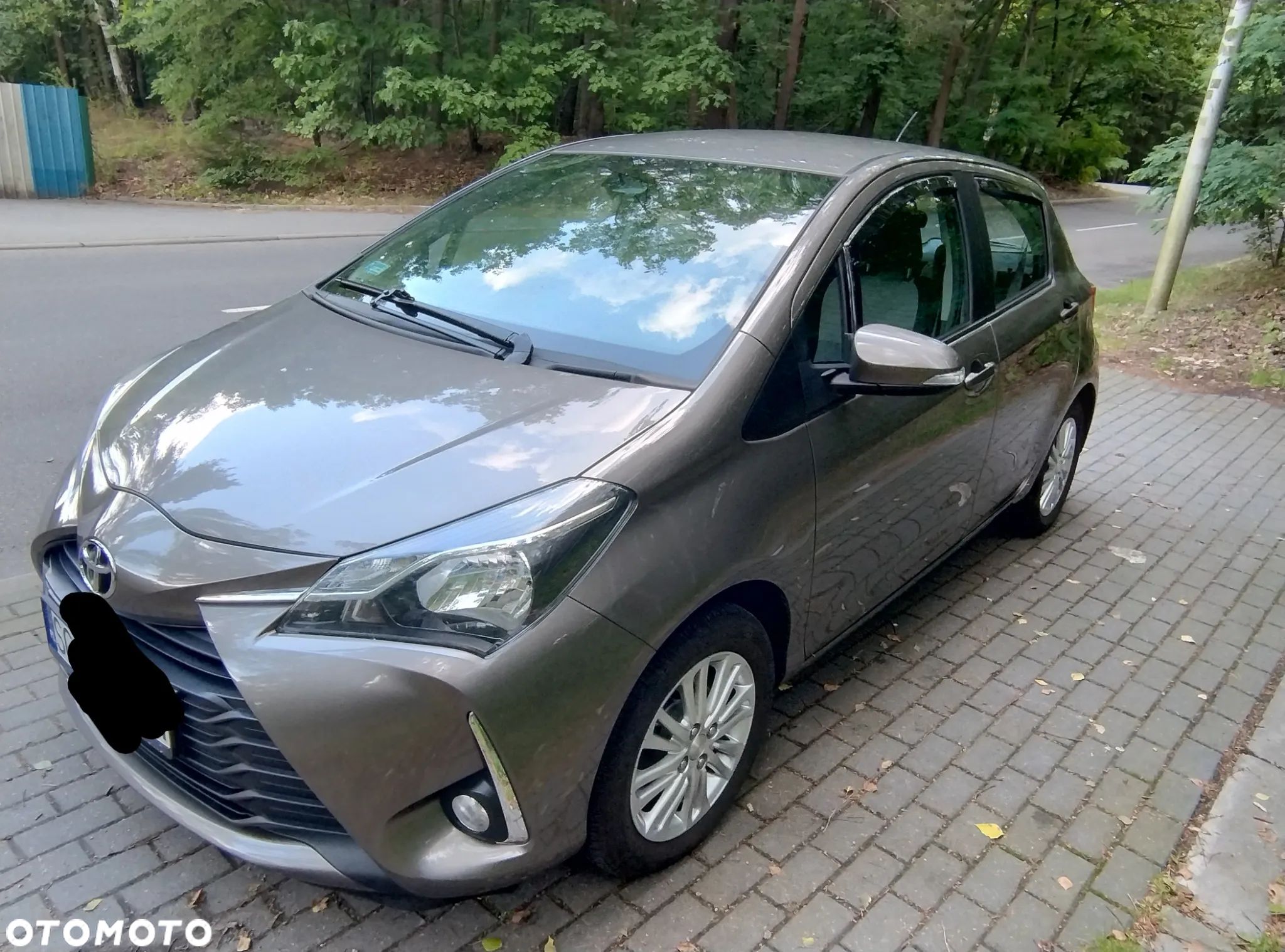 Toyota Yaris 1.5 Premium - 1