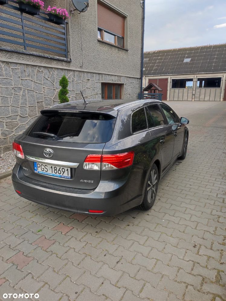 Toyota Avensis 2.2 D-4D Premium - 4