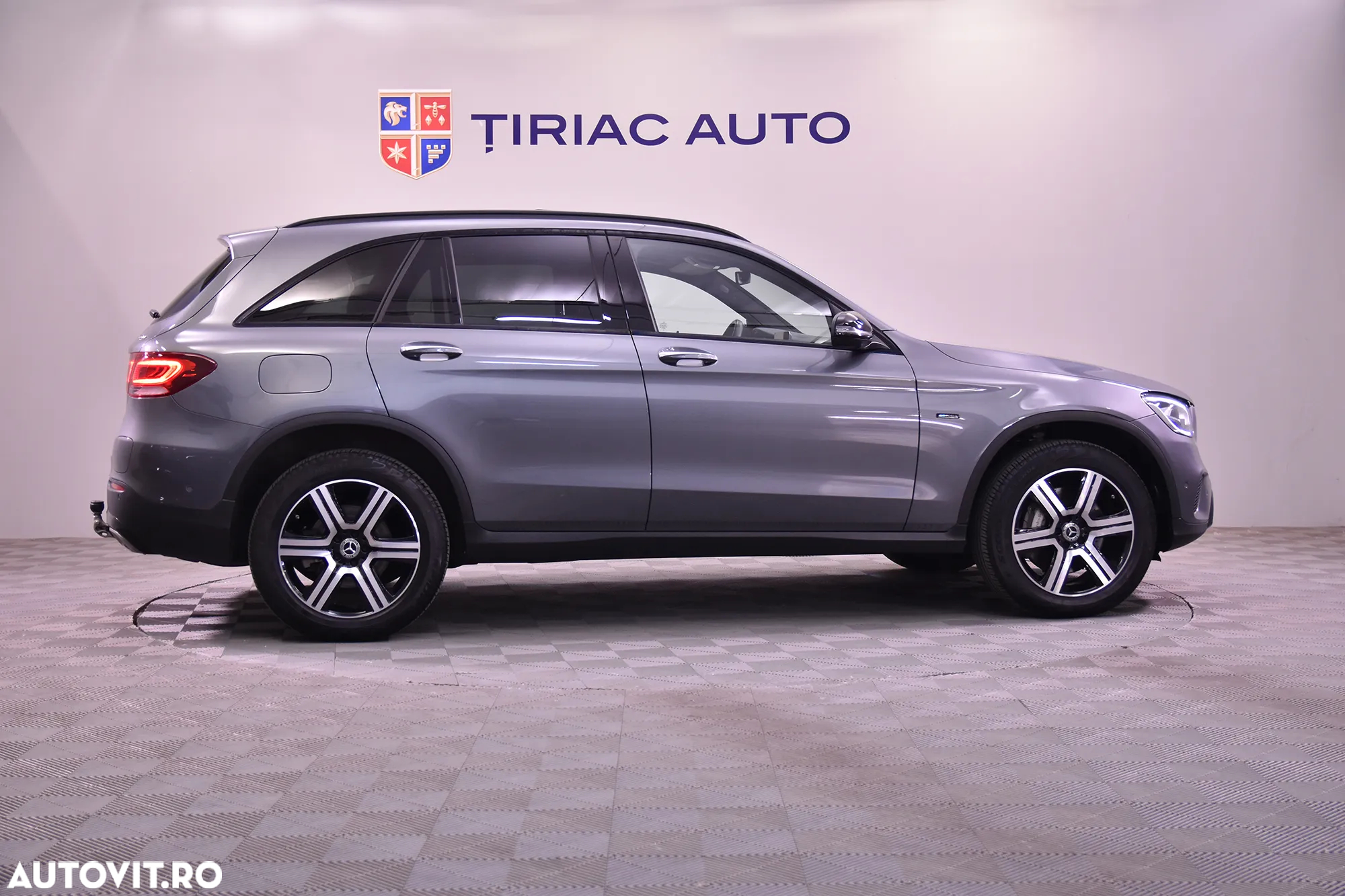 Mercedes-Benz GLC 300 e 4MATIC - 6