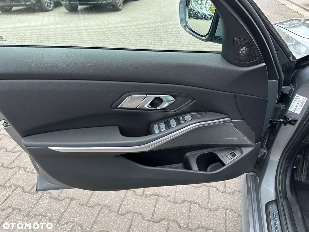BMW Seria 3 - 12