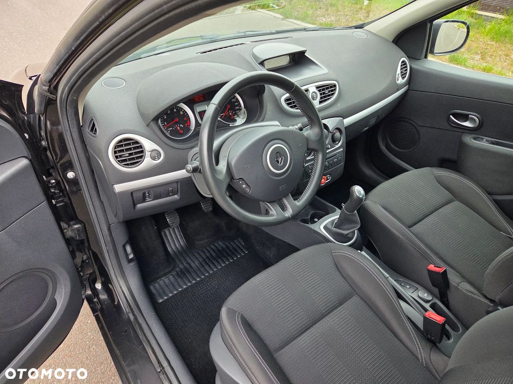Renault Clio 1.2 16V 75 nightDay - 12