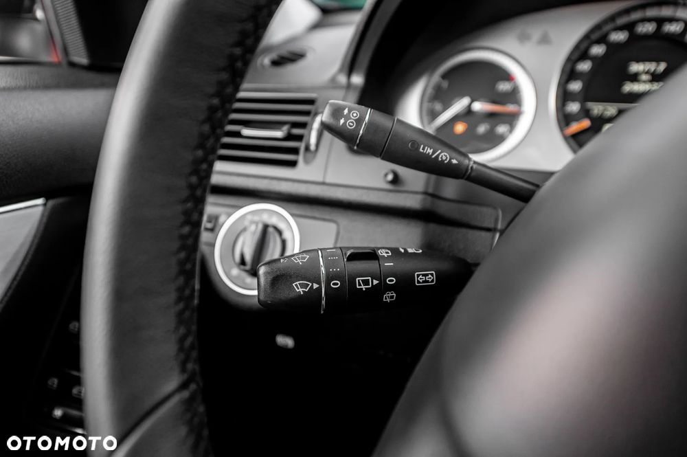 Mercedes-Benz Klasa C 200 7G-TRONIC Avantgarde Edition - 33