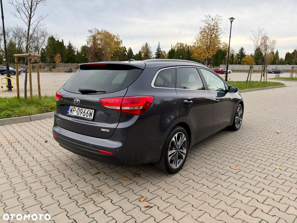 Kia Ceed 1.6 CRDi 136 ISG Platinum Edition - 10