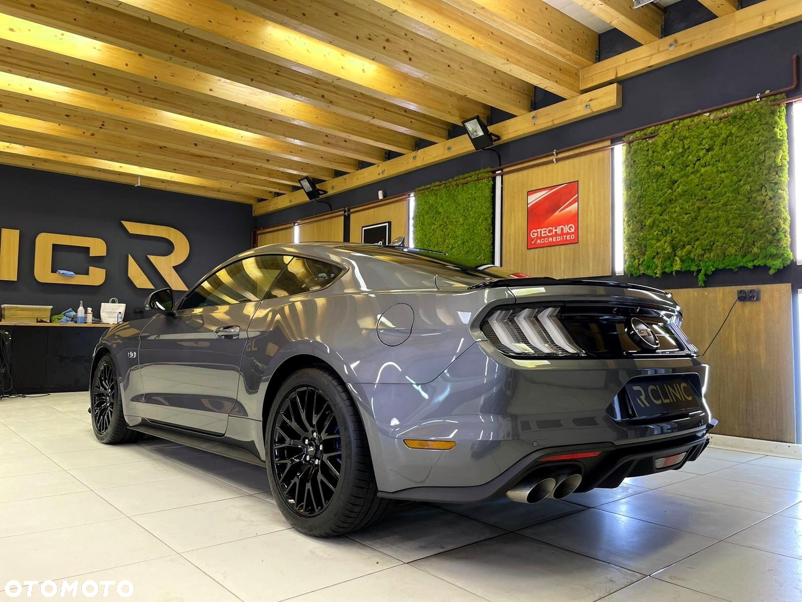 Ford Mustang 5.0 V8 GT - 5