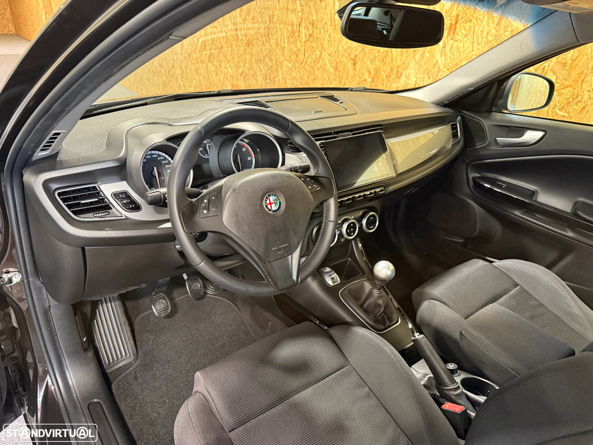 Alfa Romeo Giulietta 1.6 JTDm Distinctive - 15