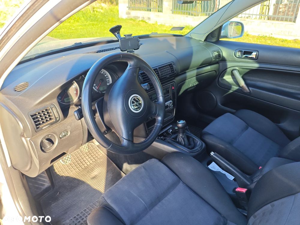 Volkswagen Passat 1.8T Trendline - 6