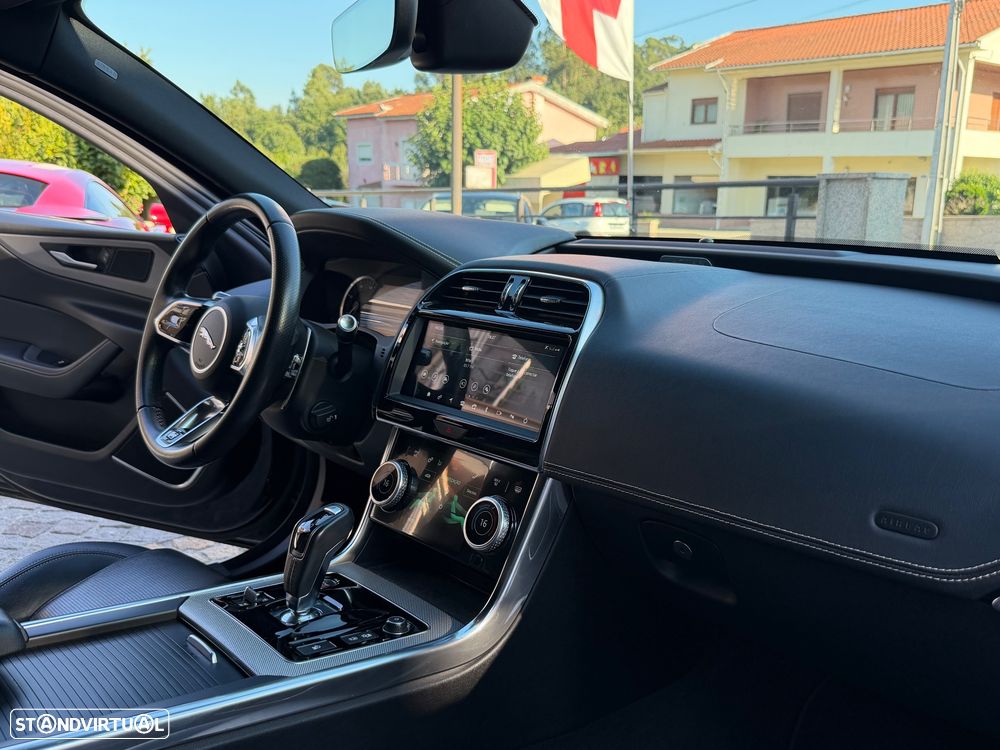 Jaguar XE D180 Aut. R-Dynamic S - 19