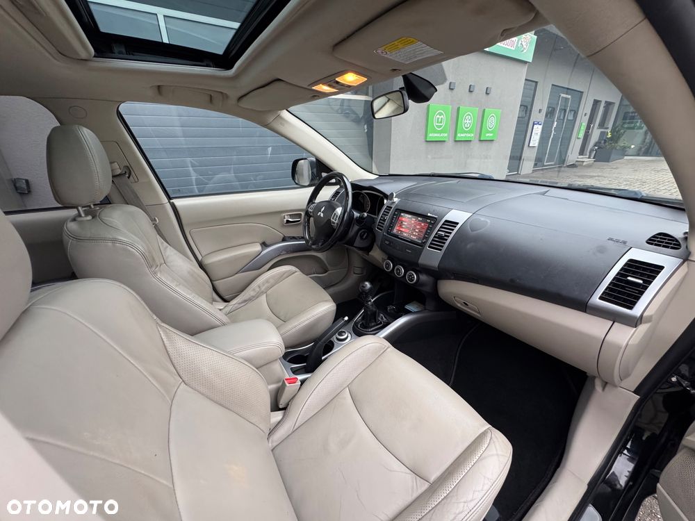 Mitsubishi Outlander - 21