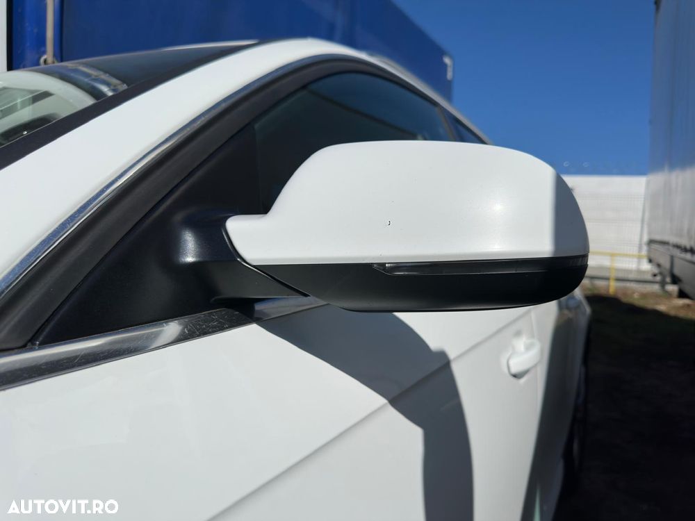 Audi A4 2.0 TDI S tronic Design - 11