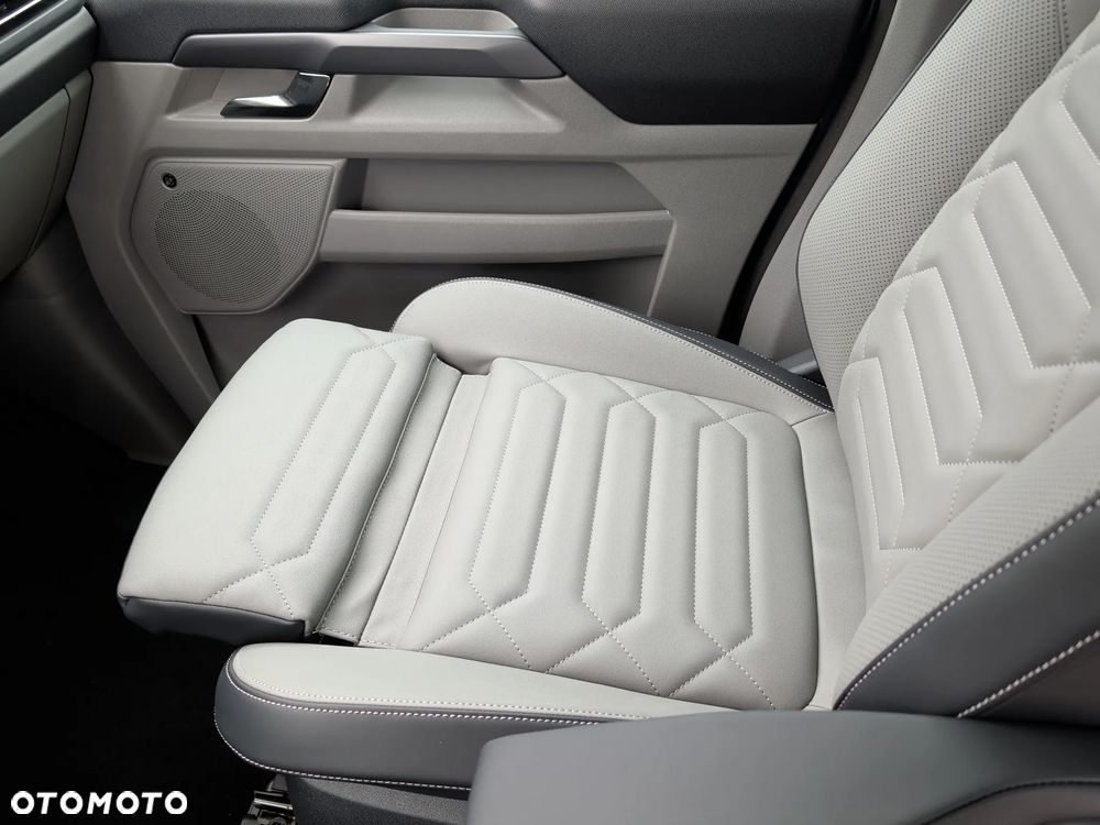 Ford Tourneo Custom - 23