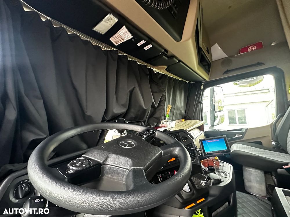 Mercedes-Benz ACTROS - 8