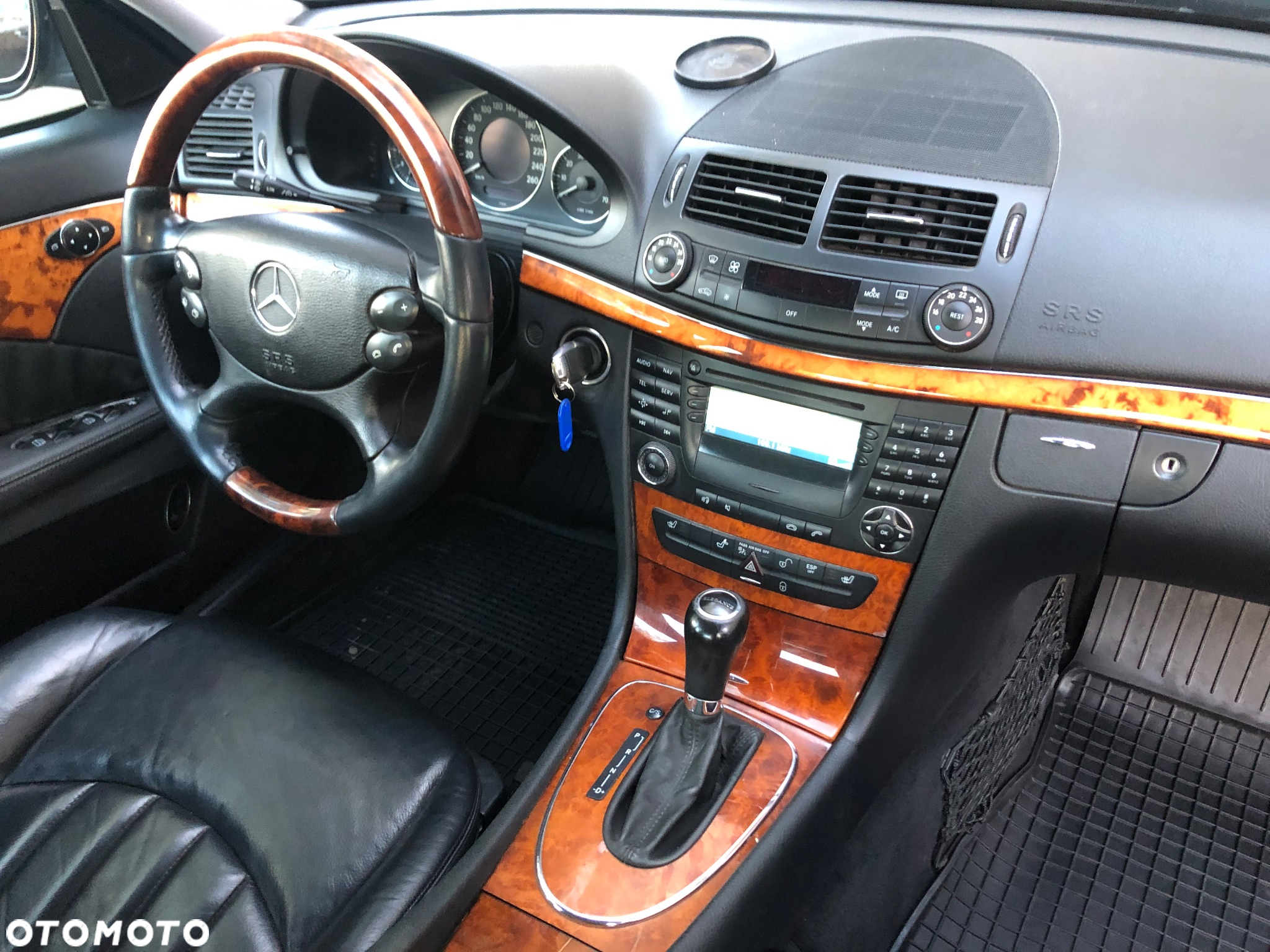 Mercedes-Benz Klasa E 200 BlueEFFICIENCY 7G-TRONIC Elegance - 10