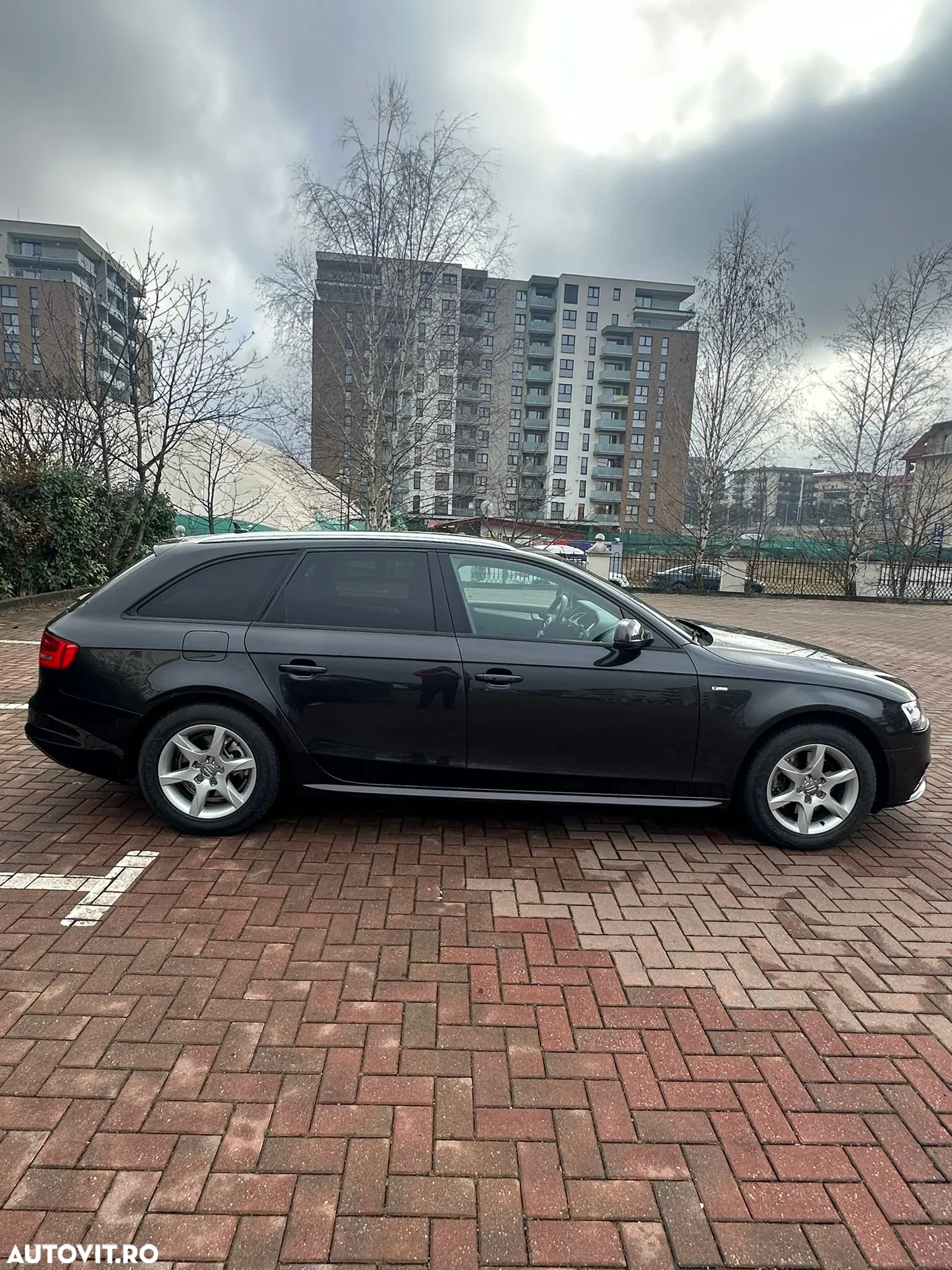 Audi A4 Avant 2.0 TDI DPF quattro S line Sportpaket - 5