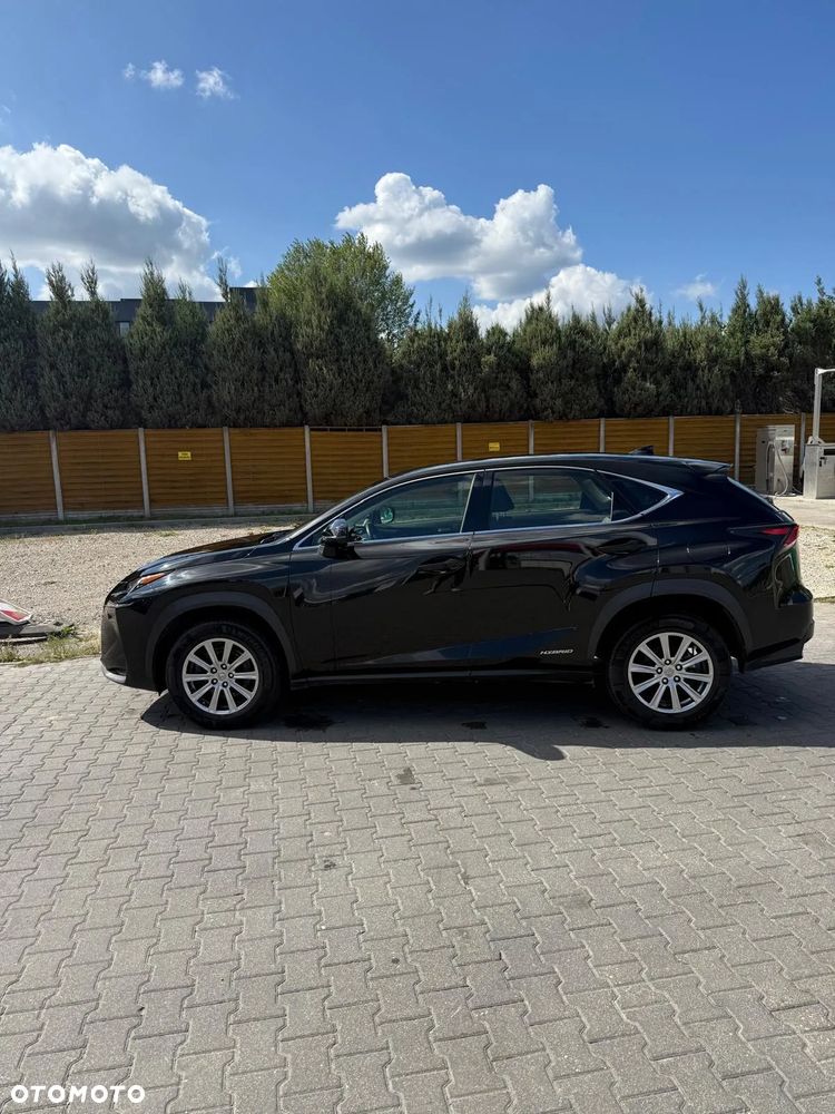 Lexus NX 300h Elite 2WD - 3