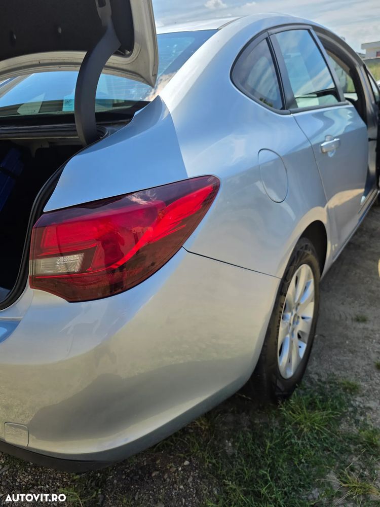 Opel Astra 1.4 Turbo ECOTEC Enjoy - 29